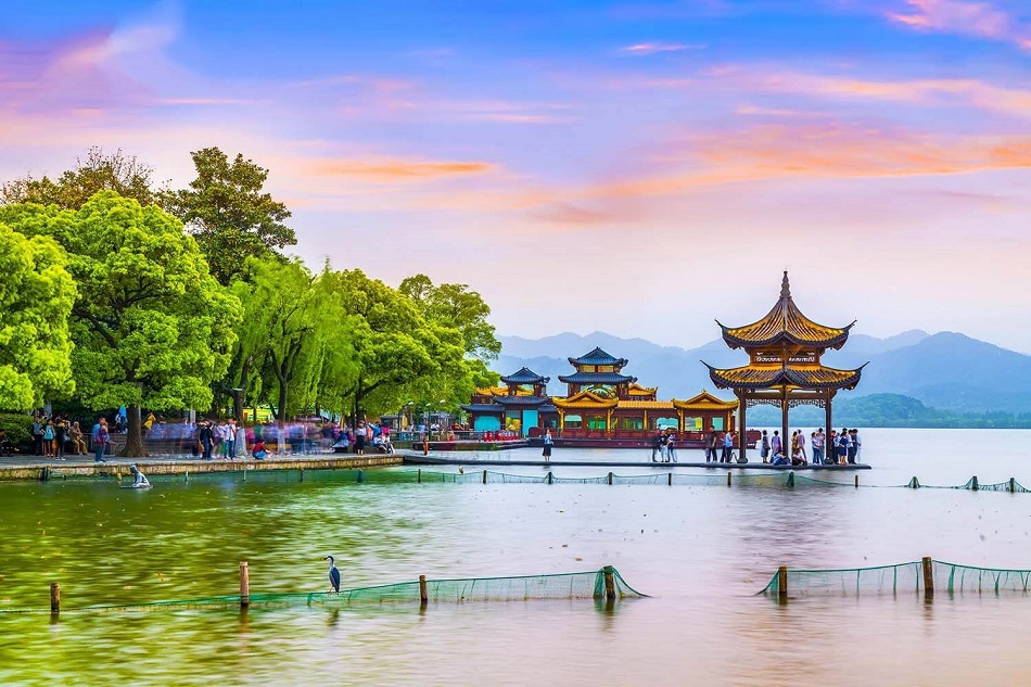Thượng Hải – Cổ Trấn Bộc Viện – Hàng Châu – Bắc Kinh – Trải nghiệm trượt tuyết 7N6Đ – Bay CA