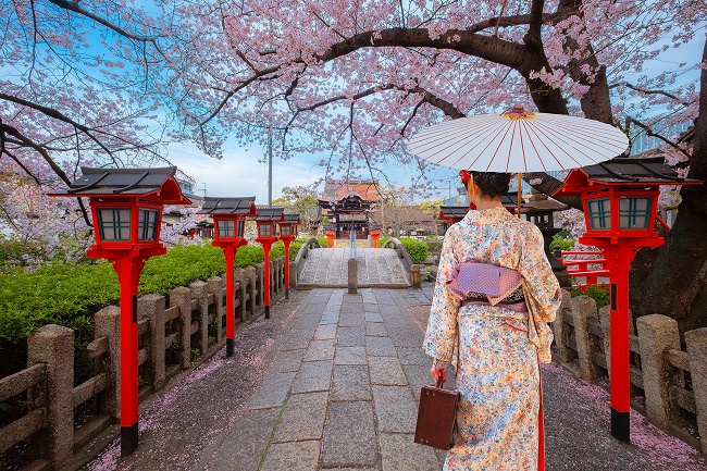 Kobe nổi tiếng với ẩm thực và văn hóa sake