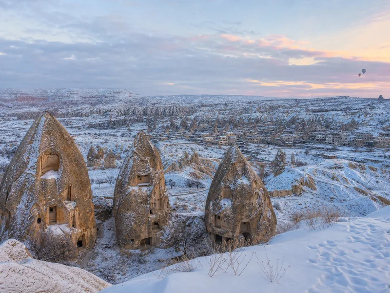 Cappadocia phủ tuyết trong buổi sáng mùa đông