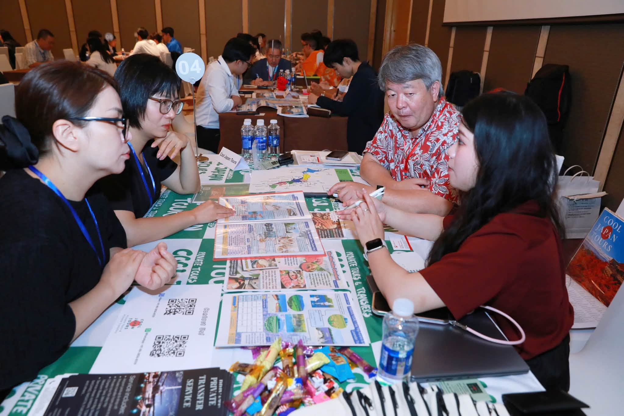 Trao đổi cùng đối tác Cool Japan Tours về dịch vụ tour và vận chuyển riêng