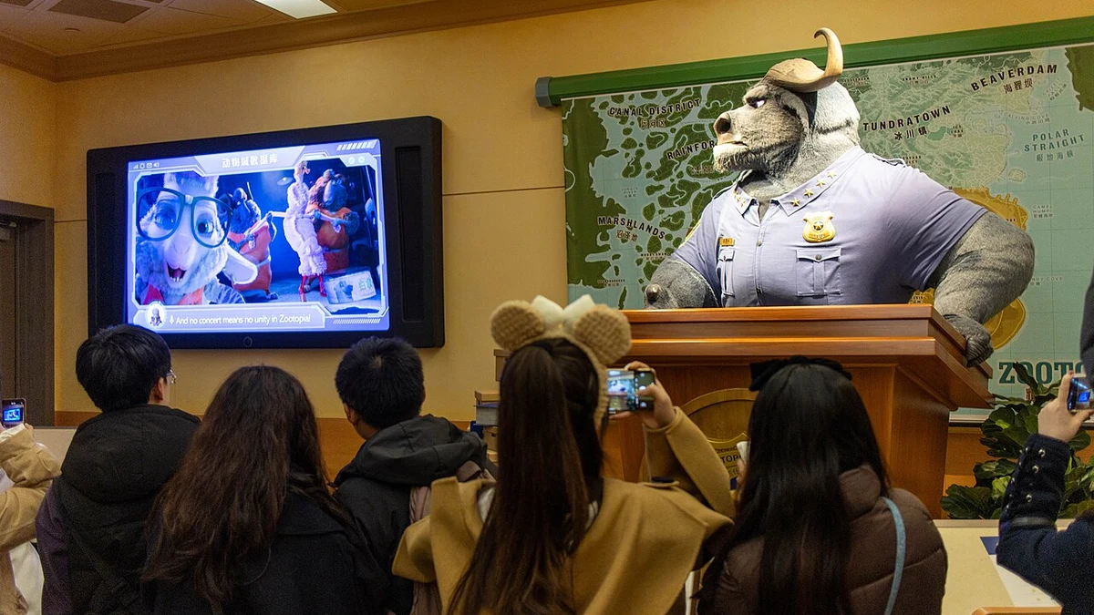 Phân khu Zootopia và trải nghiệm Hot Pursuit tại Disneyland Thượng Hải