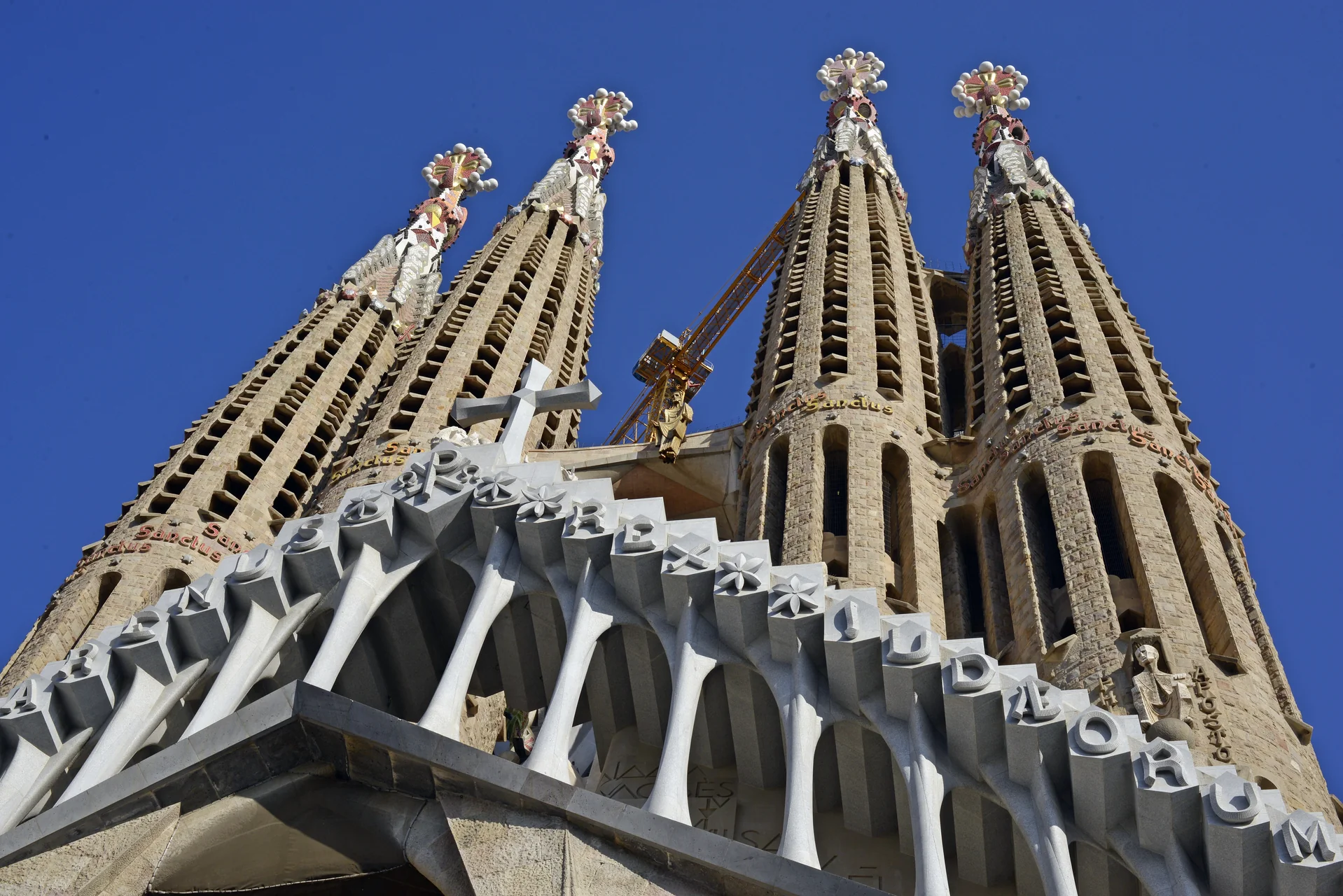 Kiến trúc vĩ đại của Vương cung thánh đường Sagrada Familia kiệt tác của kiến trúc sư Antoni Gaudi tại Barcelona