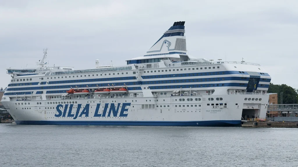 Trải nghiệm du thuyền qua đêm ở Bắc Âu cabin và hành lý