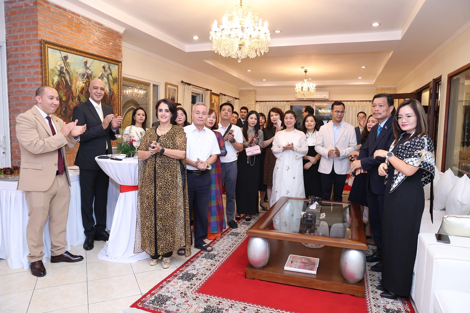 Không khí giao lưu, trao đổi tại sự kiện.