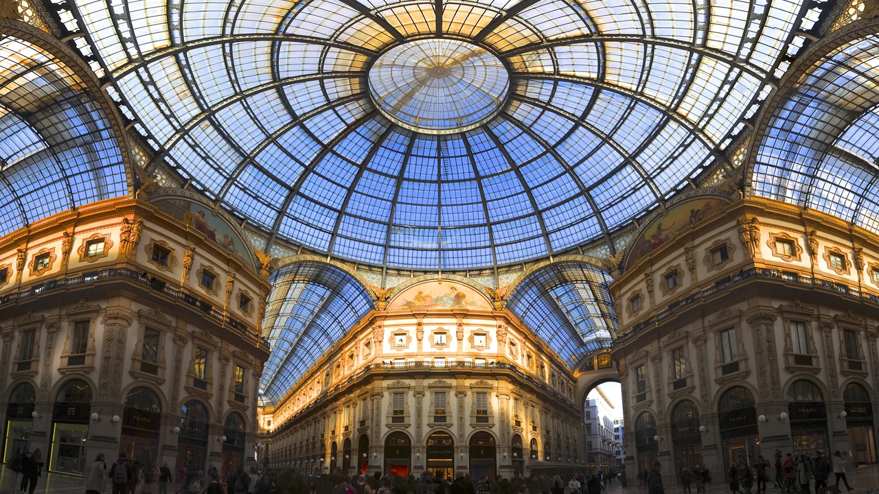 Khu mua sắm hàng hiệu xa xỉ Galleria Vittorio Emanuele II tại kinh đô thời trang Milan nước Ý