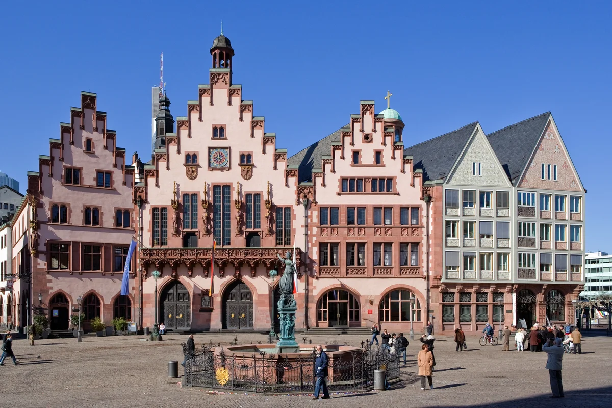 Quảng trường Römerberg phố cổ Frankfurt nước Đức