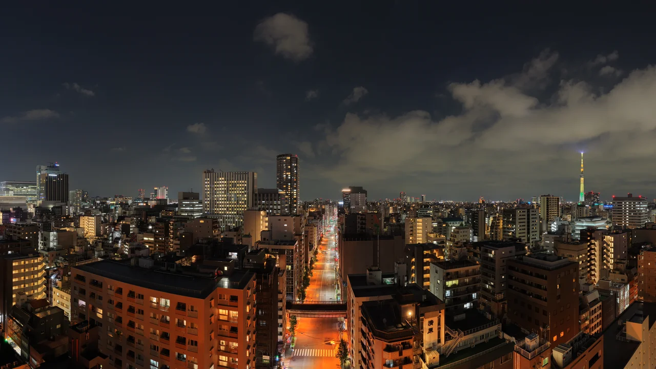 Tháp truyền hình cao nhất thế giới Tokyo Skytree vươn cao kiêu hãnh giữa thủ đô Tokyo Nhật Bản