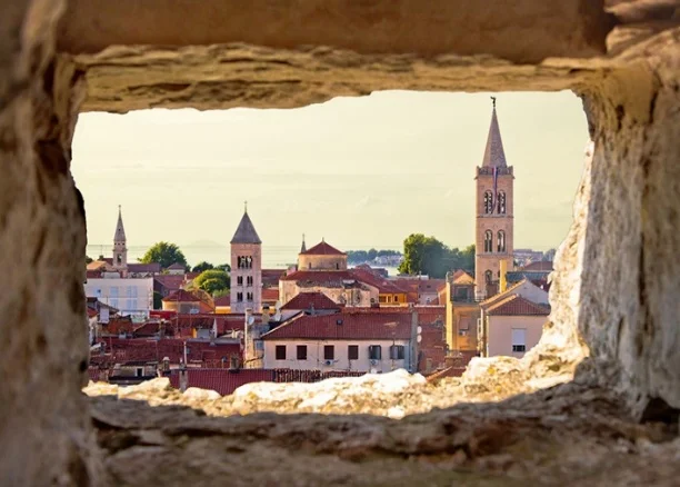 Tường thành cổ di sản UNESCO tại Zadar Croatia