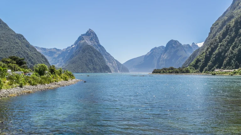 So sánh du lịch Úc và New Zealand theo cảnh quan và số ngày